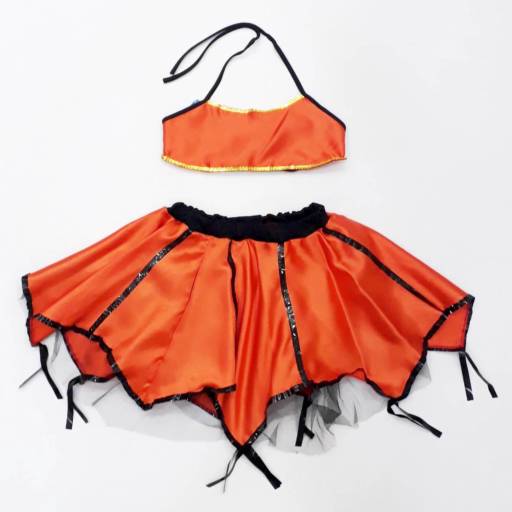 2576 - Conjunto abóbora infantil (tamanho 8) em Tietê, SP por Fantasia & Folia