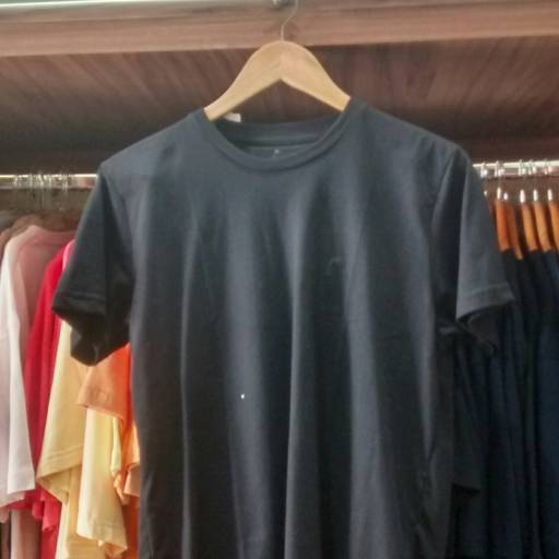 Comprar o produto de Camiseta Básica em Calçados, Roupas e Bolsas pela empresa H. Majoni em Santa Cruz do Rio Pardo, SP por Solutudo