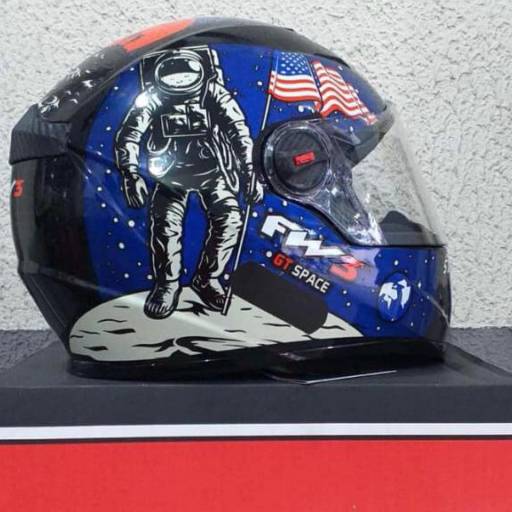 CAPACETES ESPORTIVOS  em Senador Canedo, GO por Jm Moto Peças E Acessórios