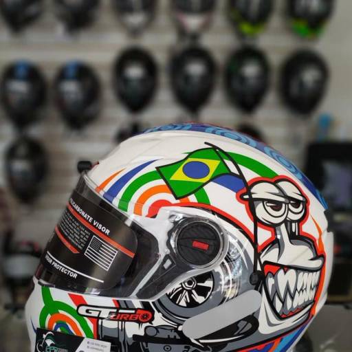 CAPACETES ESPORTIVOS  em Senador Canedo, GO por Jm Moto Peças E Acessórios