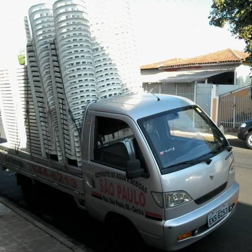 MESAS E CADEIRAS PLÁSTICAS por Depósito de Bebidas São Paulo