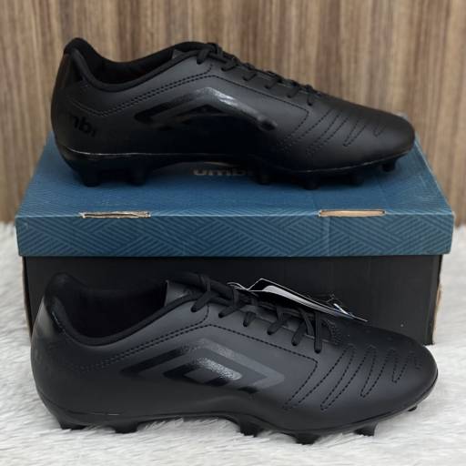 Chuteira adulta Umbro Campo em Uberlândia, MG por Lojas Dom Flavittos
