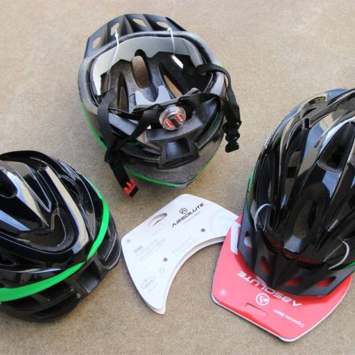 CAPACETE GRANDE MÉDIO PRETO BRILHANTE VERDE NEON VISEIRA REGULAGEM SINALIZADO NERO ABSOLUTE em Bauru, SP por Two Force Bike Shop