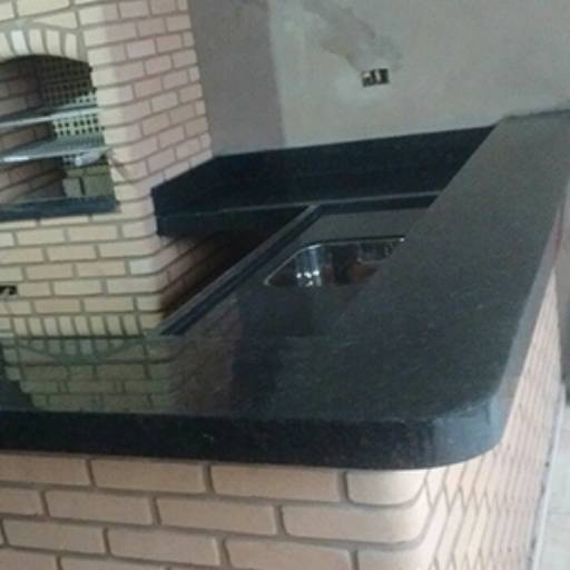 Granito Verde Ubatuba em Americana – resistência e custo-benefício para cozinhas e escadas