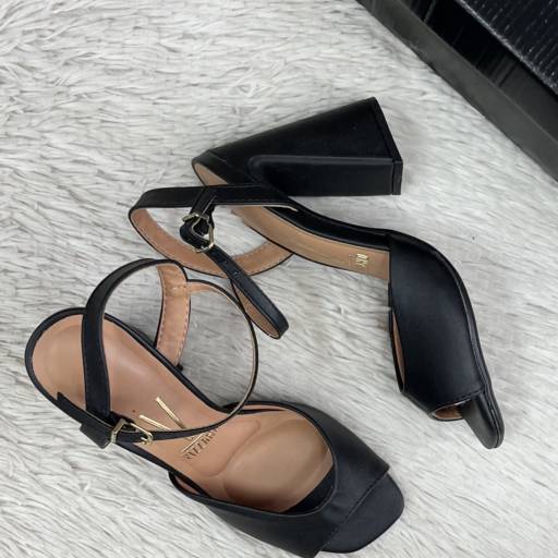 Sandália adulta Vizzano em Uberlândia, MG por Lojas Dom Flavittos