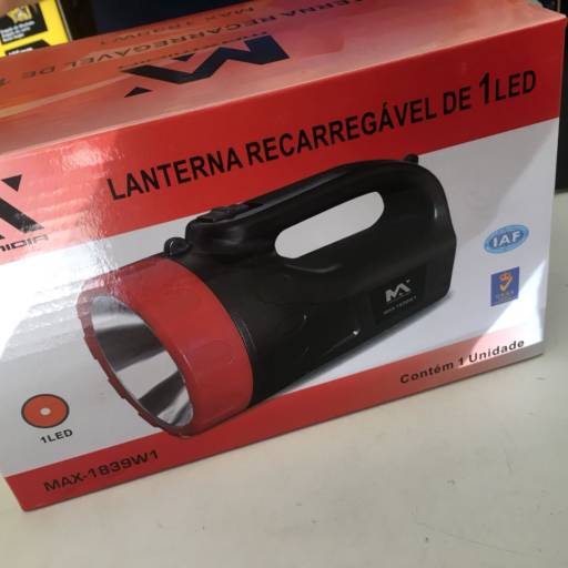 Comprar o produto de Lanterna recarregável de LED em Ferramentas pela empresa Pereira e Freitas Fixações e Ferramentas em Jundiaí, SP por Solutudo