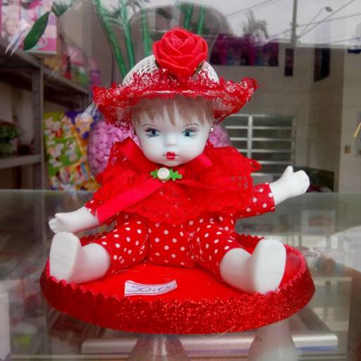 Comprar o produto de boneca porcelana  em Bonecos pela empresa Festa Fácil em Praia Grande, SP por Solutudo