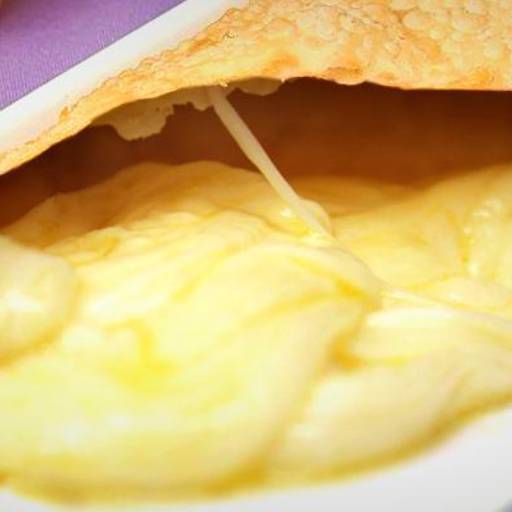 Comprar o produto de Pastel de quatro queijos  em Pastéis Salgados pela empresa Bom Gosto Sorvetes e Pastéis em Americana, SP por Solutudo