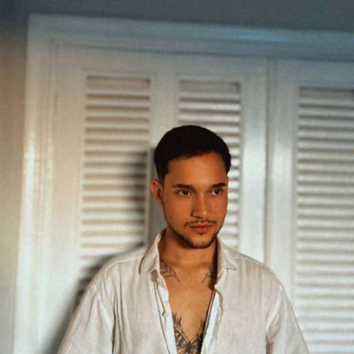 Olá meu nome é Jhon sou Terapeuta Tantrico e  também trabalho com Nuru Massagem