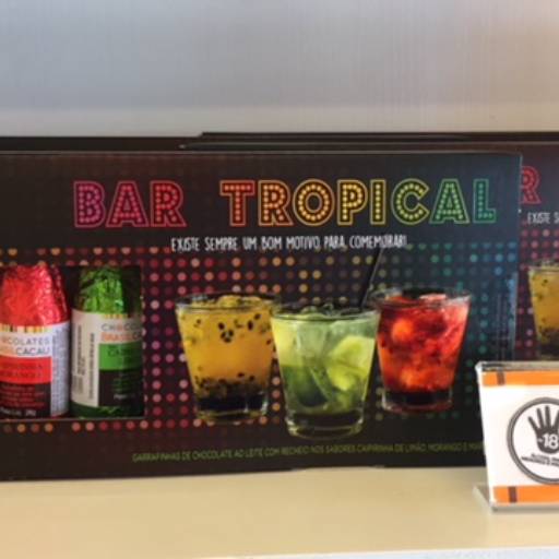 Bar Tropical (garrafinhas de chocolate com licor)