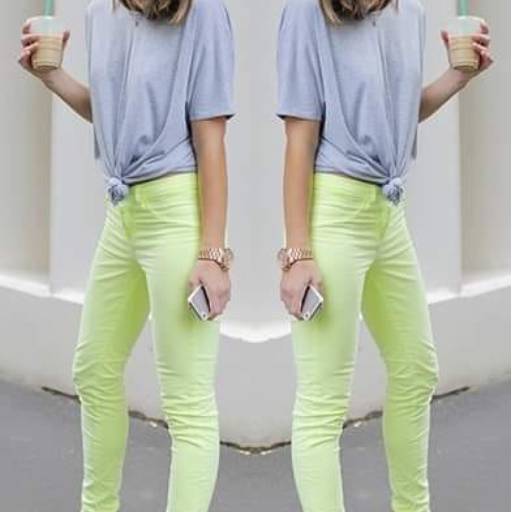 T-Shirt de Malha Candy Collor Azul (Semelhante no Tamanho: 38/40) por Blessing Store 