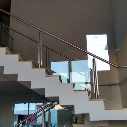 Corrimão, guarda corpo de vidro por Serralheria Spaço Corrimão