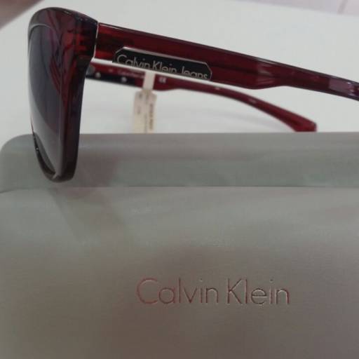 Calvin Klein CKJ776S por Ótica Foco