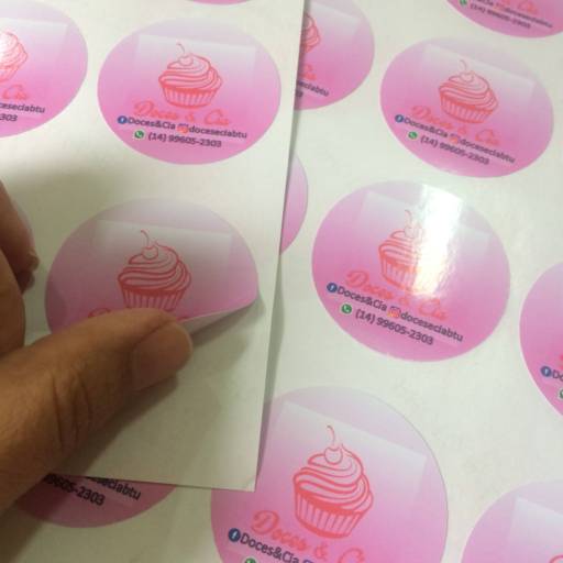 Adesivo para Embalagem - Combo 500 unidades (4 cm) em Botucatu, SP por Baby Grudy Encadernação e Cartonagem | Papelaria Artesanal