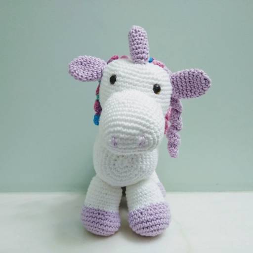 Unicórnio lilás por Artesanato da Claudinha 
