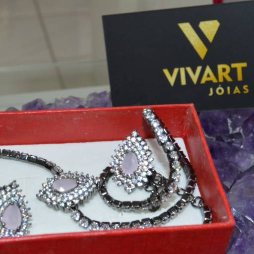 Gargantilha e brincos