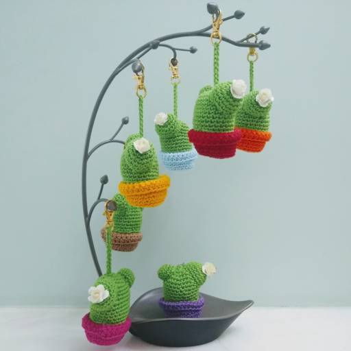 Chaveiro cacto por Artesanato da Claudinha 