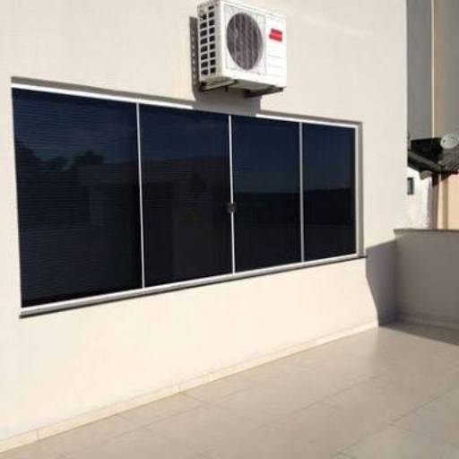 janela vidro temperado padrão blindex   por DiviBox Esquadrias de Alumínio  e Temperados