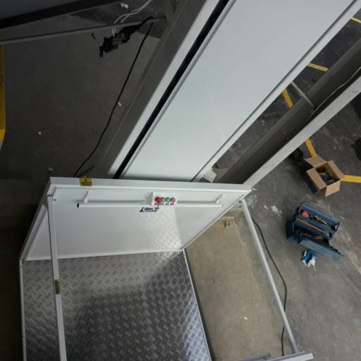 ABERTURA EM LADOS OPOSTOS em Atibaia, SP por Elevadores para Casa ABERTURA EM LADOS OPOSTOS em Atibaia, SP por Elevadores para Casa