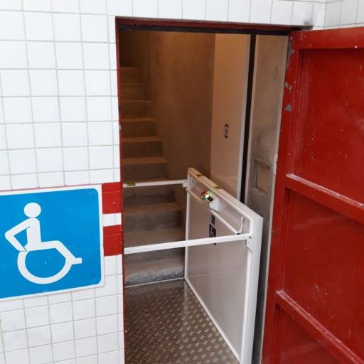 ABERTURA EM LADOS OPOSTOS em Atibaia, SP por Elevadores para Casa ABERTURA EM LADOS OPOSTOS em Atibaia, SP por Elevadores para Casa