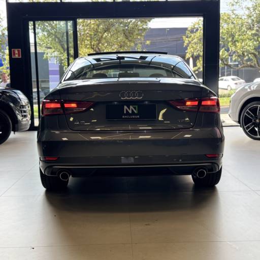 AUDI A3 AMBITION SEDAN S-TRONIC  em Foz do Iguaçu, PR por M7 Exclusive 