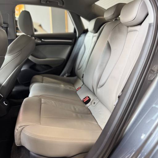 AUDI A3 AMBITION SEDAN S-TRONIC  em Foz do Iguaçu, PR por M7 Exclusive 