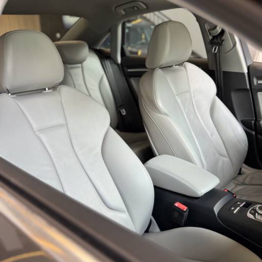 AUDI A3 AMBITION SEDAN S-TRONIC  em Foz do Iguaçu, PR por M7 Exclusive 