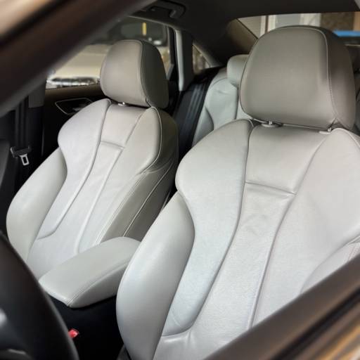 AUDI A3 AMBITION SEDAN S-TRONIC  em Foz do Iguaçu, PR por M7 Exclusive 