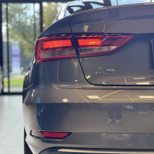 AUDI A3 AMBITION SEDAN S-TRONIC  em Foz do Iguaçu, PR por M7 Exclusive 