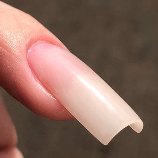 Fibra de Vidro em Bauru – Alongamento Perfeito e Natural para Unhas Fortes e Bonit por Vie de Luxe