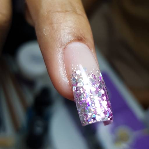 Fibra de Vidro em Bauru – Alongamento Perfeito e Natural para Unhas Fortes e Bonit por Vie de Luxe