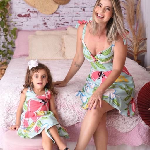 Kit vestidos mãe e filha DOCE AMOR FLORAL em Aracaju, SE por Doce Mundo
