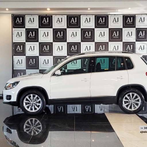 VOLKSWAGEN TIGUAN 2.0 16V 4P TSI 4WD TURBO AUTOMÁTICO- 2013/2014 em Botucatu, SP por AJ Veículos