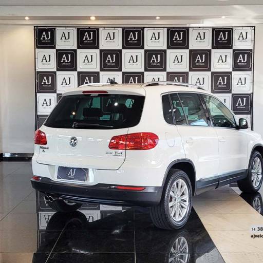 VOLKSWAGEN TIGUAN 2.0 16V 4P TSI 4WD TURBO AUTOMÁTICO- 2013/2014 em Botucatu, SP por AJ Veículos