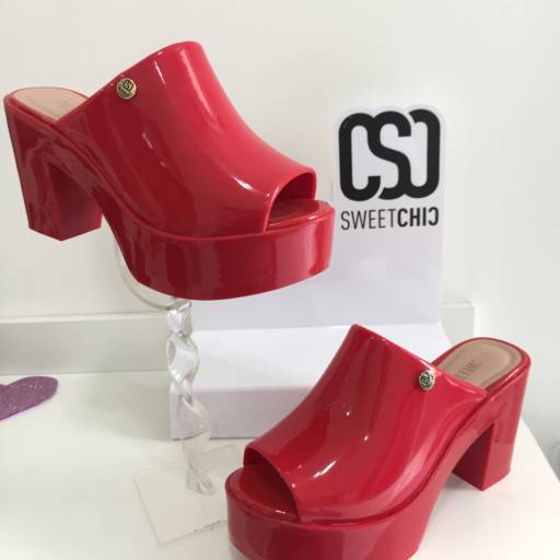 Comprar o produto de Tamanco Sweet Chic Vivian Pimenta em Tamancos pela empresa Missy Plastic Shoes em Bauru, SP por Solutudo