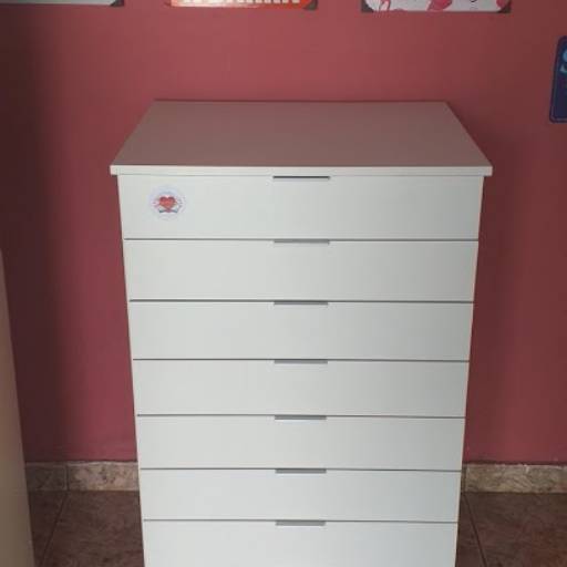 Gaveteiro com rodinhas de silicone Larissa nichos em Bauru, SP por Móveis Fábrica de Sonhos Bauru