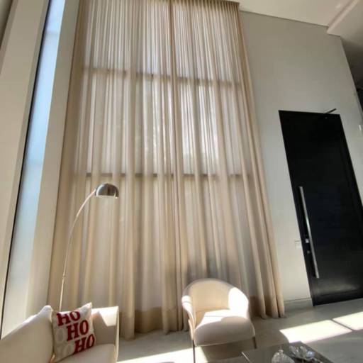 Cortina Pé Direito Alto em Americana, SP por Refine Decorações