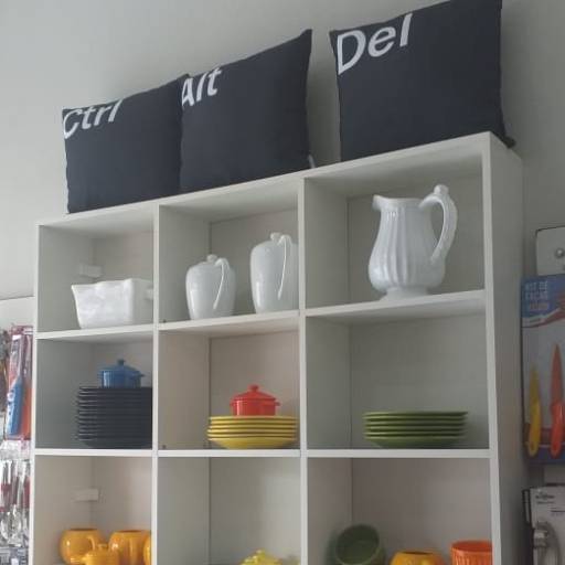 Colmeia de Nichos 9 espaços em Bauru, SP por Móveis Fábrica de Sonhos Bauru