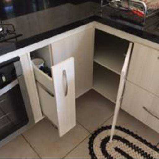 Gabinete de cozinha planejado em Avaré por BJA Marcenaria