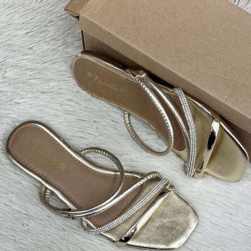 Rasteirinha adulta Varella em Uberlândia, MG por Lojas Dom Flavittos