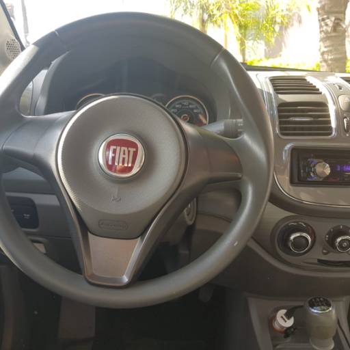 GRAND SIENA 1.6 ESSENCE FLEX 2015 por Virtual Carros Particulares