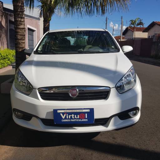 GRAND SIENA 1.6 ESSENCE FLEX 2015 por Virtual Carros Particulares