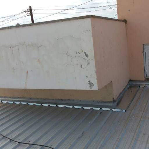 Telhado com telhas Galvanizada. por Roma Calhas Rufos & Pingadeiras em Geral