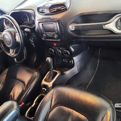 JEEP RENEGADE 1.8 16V 4P FLEX LONGITUDE AUTOMÁTICO- 2015/2016 em Botucatu, SP por AJ Veículos