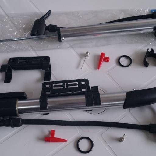 BOMBA DE MAO CONEXÃO NYLON ALUMINIO DUPLO BOLA SUPORTE POLIDO PRETO ZHANMA em Bauru, SP por Two Force Bike Shop