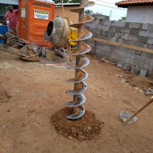 Fundação de casa por Martins Engenharia e Construção