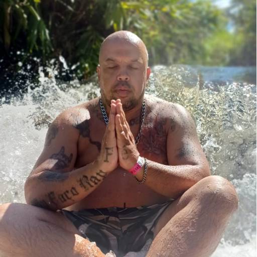 Rodrigo Terapeuta Tântrico, Nuru e Massagens eróticas para Mulheres e Casais.