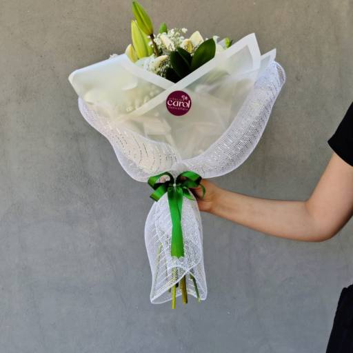 Delírios Branco em Foz do Iguaçu, PR por Floricultura As Flores da Carol - Vila A