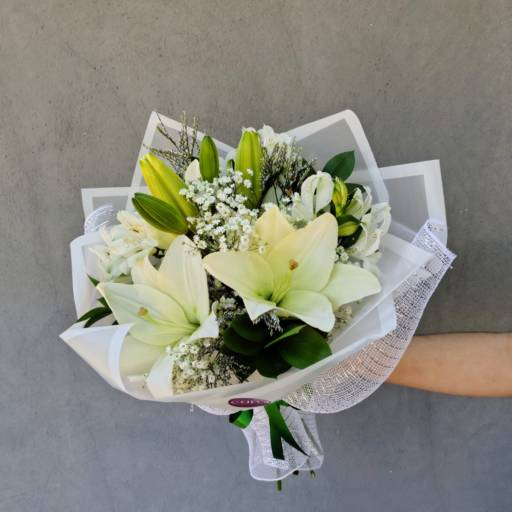 Delírios Branco em Foz do Iguaçu, PR por Floricultura As Flores da Carol - Vila A