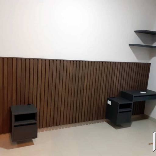 Cabeceira ripada + criados + penteadeira Móveis Peixoto